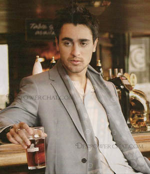  This is Imran khan &he is frm my country. Rob is best as Edward& i love him sooo much But i think that Imran is best as Edward frm my country:)