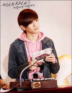  Key ^^ His sweet and funny personality caught my eye but sadly taemin is getting the best of me xD