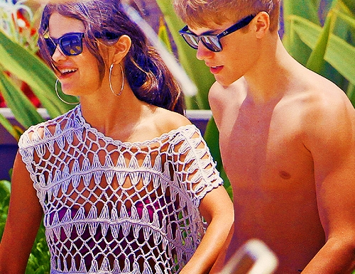 Selena and Justin. :]