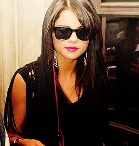 Selena in Hoodie :]