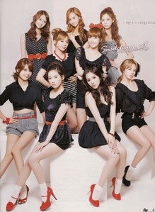  SNSD of course~~The first girl group i discovered of K-pop world..