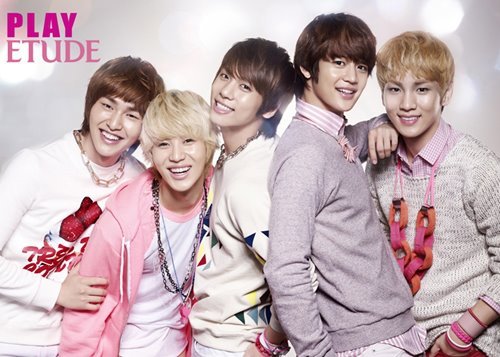  Well..the BEST thing about SHINee is that they are so innocent!..they can be like other male groups..hot n other stuff but i don't think they really want to be like that..They are unique!really very unique! and the other thing i like about them is their friendly nature..all members live together and they are like family!...all of them treat each other like BroThers!..and that's very sweet! So yeah thier innocence & thier so sweet nature makes me wanna amor them :) They are like Shining Stars of our lives! :D SHINee Fighting! ♥ :*