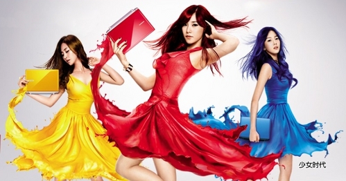  Yuri, Tiffany and Taeyeon (♥‿♥) She looks hot in red :))