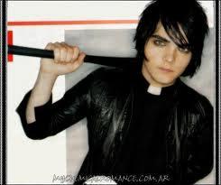  its gerard way..and i upendo him!!!!! my chemical romance babeh!!!