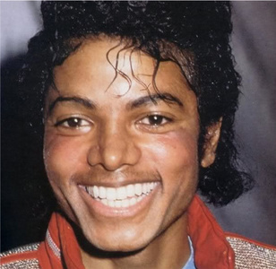  here is one of my favorit innocent and cute picture of michael