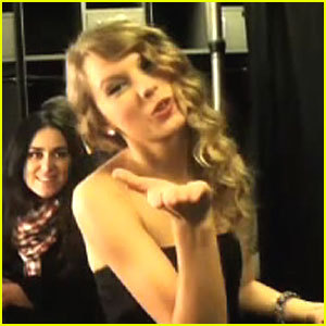  Taylor Loves you!