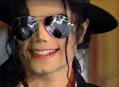  this is such a relief. i can finaly sleep well after these long weeks knowing that this is justice for Michael. i hope murray drops the soap! but i think 4 years is not enough for what the ass**** has done cause we miss MJ and this cant bring him back. Michael, my poor baby i miss आप :'(