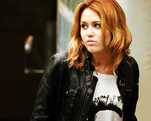  MINE 1)http://www.beautifulhairstyles.com/2011/pictures/110305mileycyrus.jpg