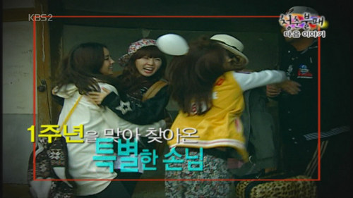  Sunny, Hyomin, HyunA and others :)