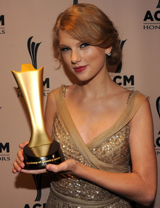 Taylor with an award :)