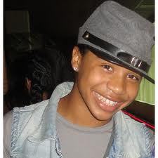  When Roc Royal 키스 me I would 키스 him for the whole 일 until school was over MY 가장 좋아하는