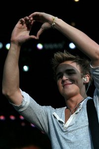 I LOVE McFly!! but most of all i LOVE Tom Fletcher!! 