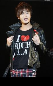 i do like  HEO YOUNG SAENG coz he has a great and powerful voice..I love when he sing especially 'English songs. he is a nice and fun person..etc..:) ♥