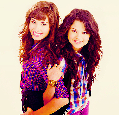  Demi and Selena :)