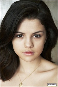 Proof to all haters..
Selena looks pretty even without makeup <3