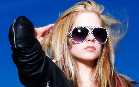  1. Avril Lavigne 2. Miley Cyrus 3. Christina Perri