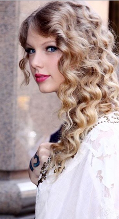 <b>This one!..well her hair is rather curly in this one!:3</b>