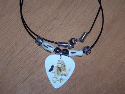 Taylor Swift in a Necklace ;) 