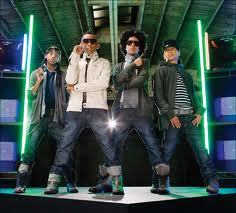 rayray is the shortiest in the group