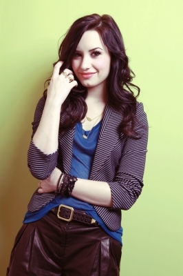  Pretty Demi :)