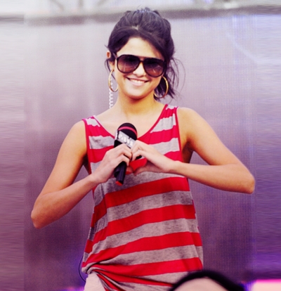 Selly with a mic