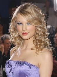  Taylor সত্বর because I প্রণয় her সঙ্গীত and she's inspirational and awesome!