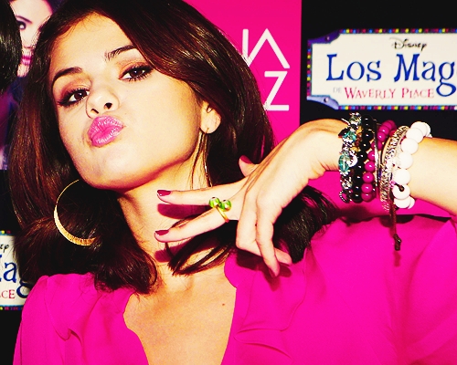 bracelets,earrings,nail paint,wearing a ring and pink lips