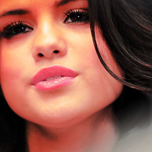 Selena With Pink Lipstick......