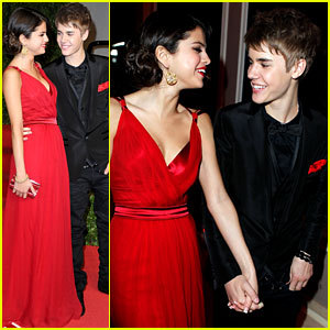  Yes i love her:) she is Amazing,and far away from Slut. u are just Jealous because she is Justin`s girlfriend,but if u really are fan,you support Justin,and he is very happy with her♥