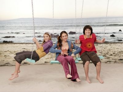 post a pic of miley with emily osment and mitchel musso