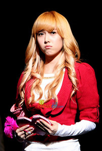  jessica with bl0nde hair.. *sorry coz' late