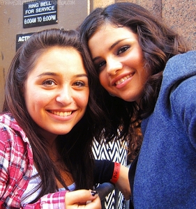 my1
with a fan..:http://data.whicdn.com/images/18329212/tumblr_lv9dxzmIh11qmsmyyo1_500_large.jpg