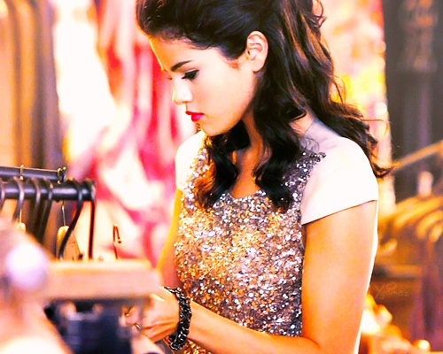 Mine!
Selena in glitter.