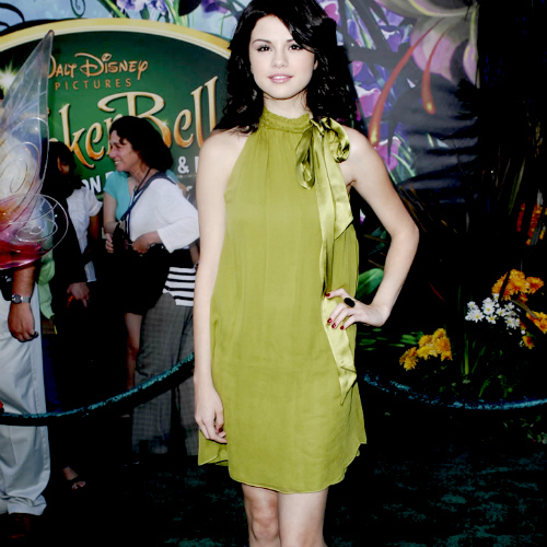 Mine

In a dress
Red Carpet
Anything green