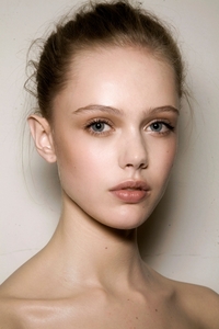 Beautiful face, great body, amazing catwalk and fresh personality!... for me, a complete model is Frida Gustavsson!