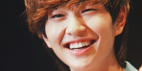 This one... It was hard to choose, but his smile is one of the most beautiful things so I think this is my favorite n_n