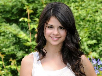 my fave song selena is naturaly, love you like a love song n who says..^^
