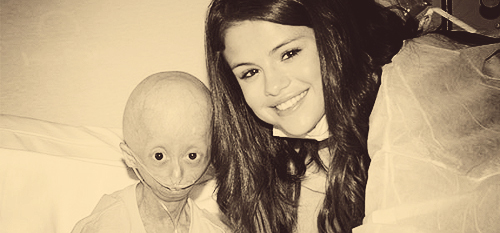 mine, hope you likey :)
selena with one of her biggest fans :) <3 shes a sick patient