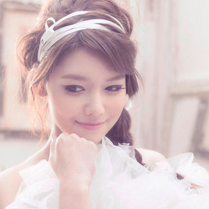 sooyoung, sooyoung ofcourse sooyoung..
and i love the way she can japanese ♥ ♥ ♥ 