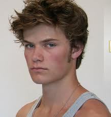 I think James Gaisford should play Finnick. He did a Finnick and Annie web series with MainstaysPro and it was amazing. He should definatly play Finnick <3
