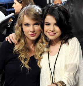 here's mine Taylor with Selena...^^
