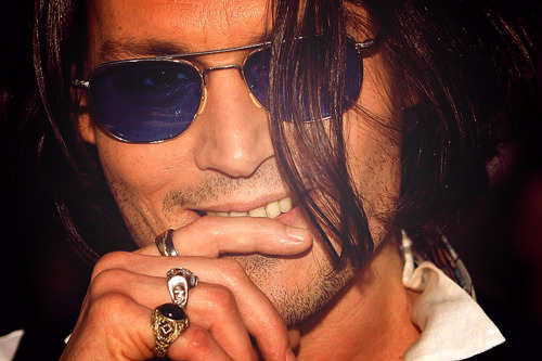 I have always liked Johnny, but it was when i was 14 when I became a total Depphead :D I am totally crazy for him!!! 