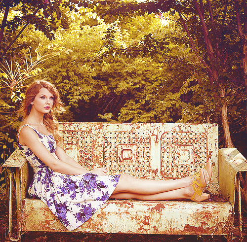  Taylor sitting :)