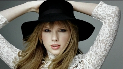  Taylor wearing a hat :)