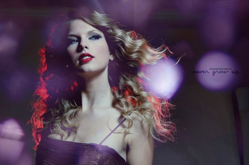 i lost count of my fav pics of tay the first time i saw her pics 
but heres one hope u like it