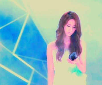  yoona just changed the color is it good?