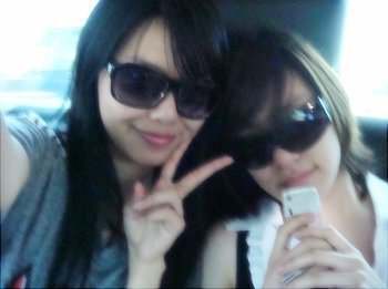  Sooyoung And tiffany =)