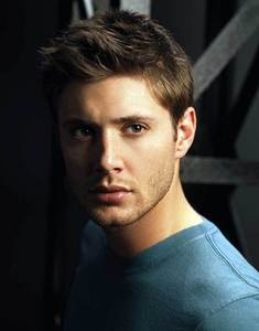  Jensen Ackles au an unknown actor.