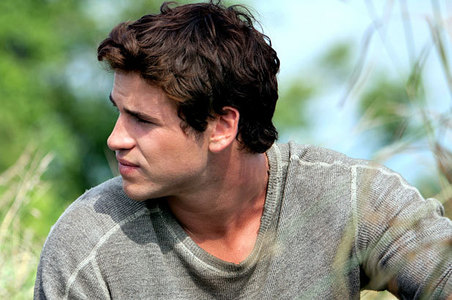  I'd fall for Gale. I just like him better :)