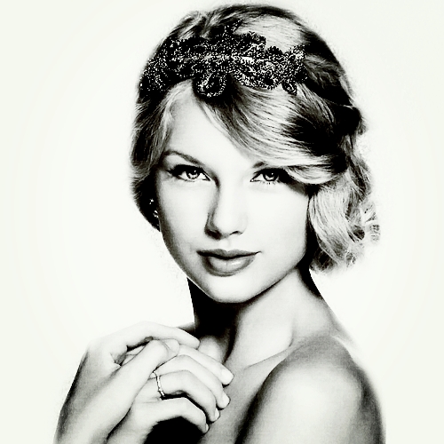 <13 
she looks really beautiful in this pic
I hope u like ?!!

http://www.fashionfame.com/wp-content/uploads/2010/06/taylor-swift-hair-accessory.jpeg
